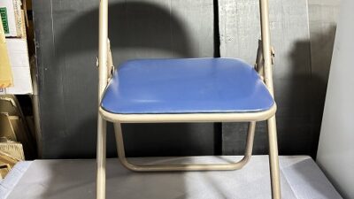 折りたたみパイプ椅子　 コクヨ　税込１０００円