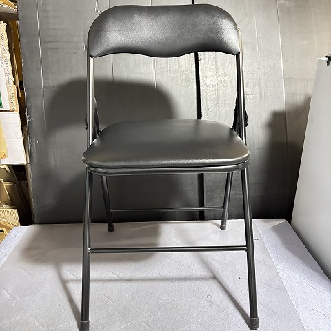 折りたたみチェア　ニトリ　 　税込１０００円